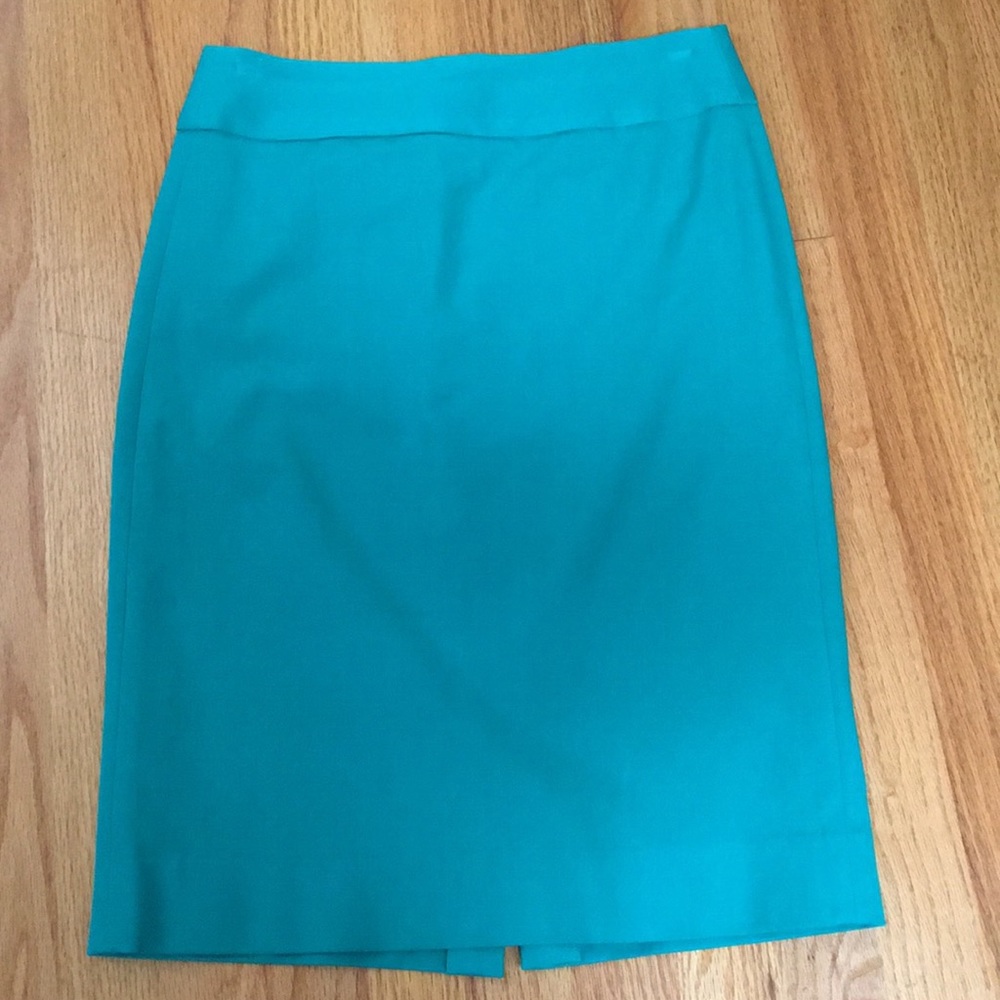 Kelly green pencil skirt